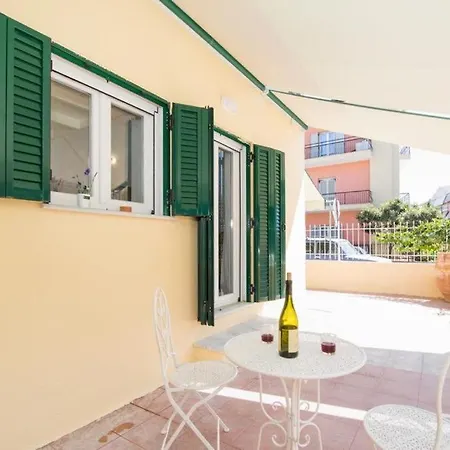 Kosta's House Apartman